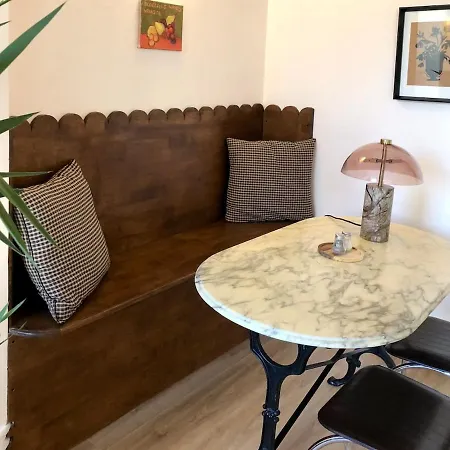 Parishome Style & Comfort At Unbeatable Location Appartamento