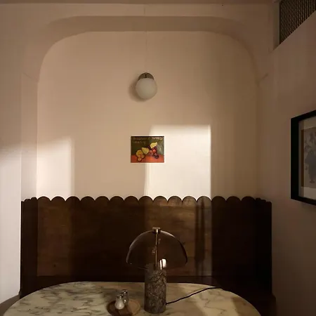 Parishome Style & Comfort At Unbeatable Location
